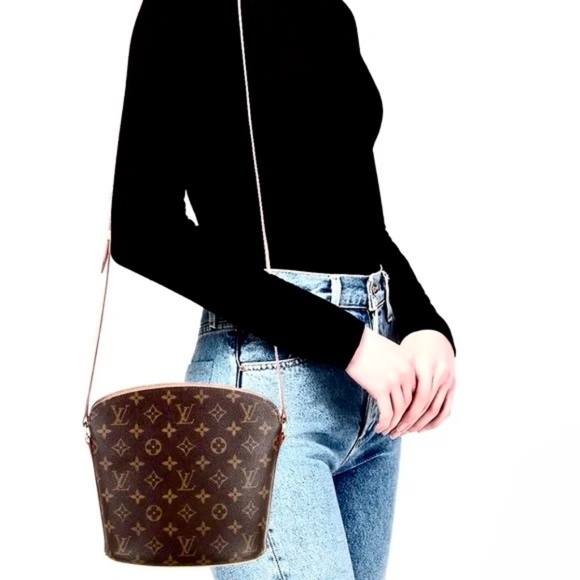 Louis Vuitton Drouot Monogram Crossbody - Picture 6 of 12
